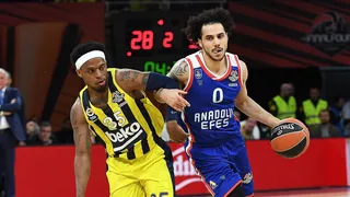 El Anadolu Efes se lleva el gran derbi turco con un pletórico Shane Larkin (73-92)