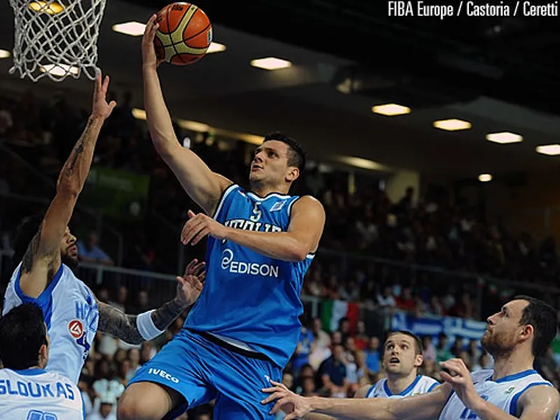 Belinelli lidera a una Italia que enamora. Finlandia congela a Rusia