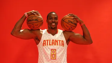 Howard vuelve a Houston en modo “Superman”, los Warriors ganan con un maravilloso juego