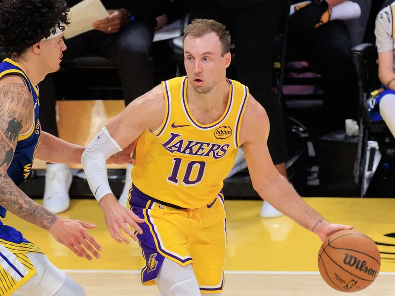 Luke Kennard ya demostró su valor en su debut con los Los Angeles Lakers