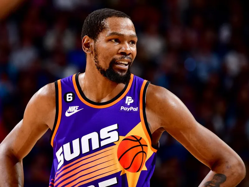 Kevin Durant, el tercero de la historia en firmar un convenio de por vida con Nike