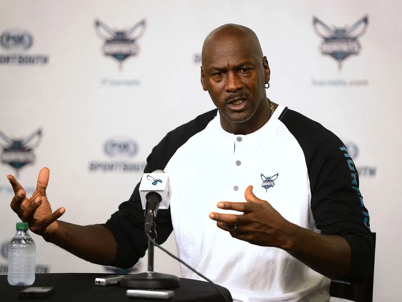 Michael Jordan se ha cansado de los Hornets