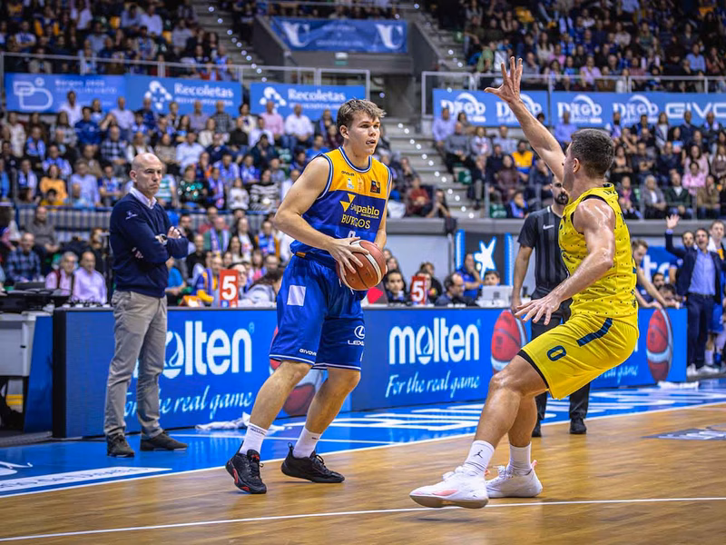 Debuta esta temporada con el San Pablo Burgos y se marcha a su país