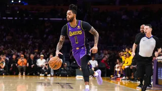 Resultados NBA hoy: D’Angelo Russell se disfraza de LeBron ante Giannis