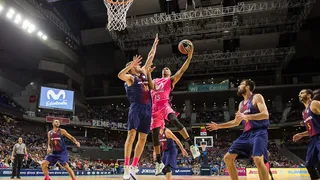 El Barça le pone el lazo a la fiesta rosa del Estu