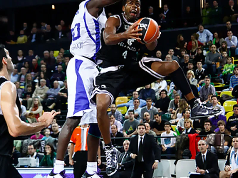 Basket bajo mínimos en la victoria de Bizkaia BB ante Meridiano Alicante