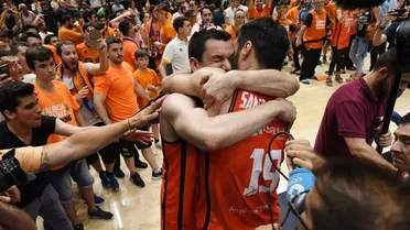 Valencia renueva a Martínez, San Emeterio y Vives