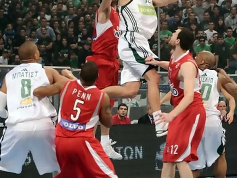 ¡Ligas Ext! Peñarol vence a Atenas en la reedición de la final Argentina; CSKA es más líder tras vencer al Khimki; Rako no juega con el Efes y Panathinaikos por fin gana este año al Olympiacos