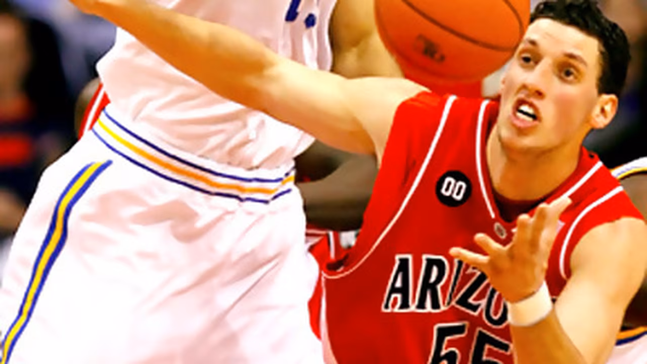 International Draft: Ficha de Ivan Radenovic (2.08/84/AP)