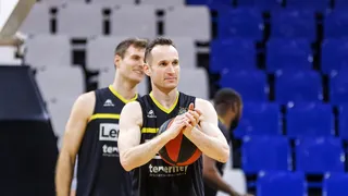 Aún le queda un último baile en Lenovo Tenerife: “Todavía tengo ganas”