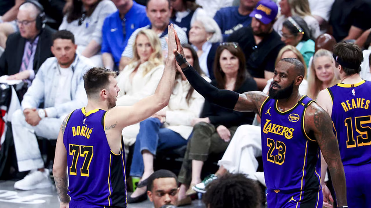 Los Ángeles Lakers sueñan con fichar a un pivot que fue número 1 del Draft de la NBA