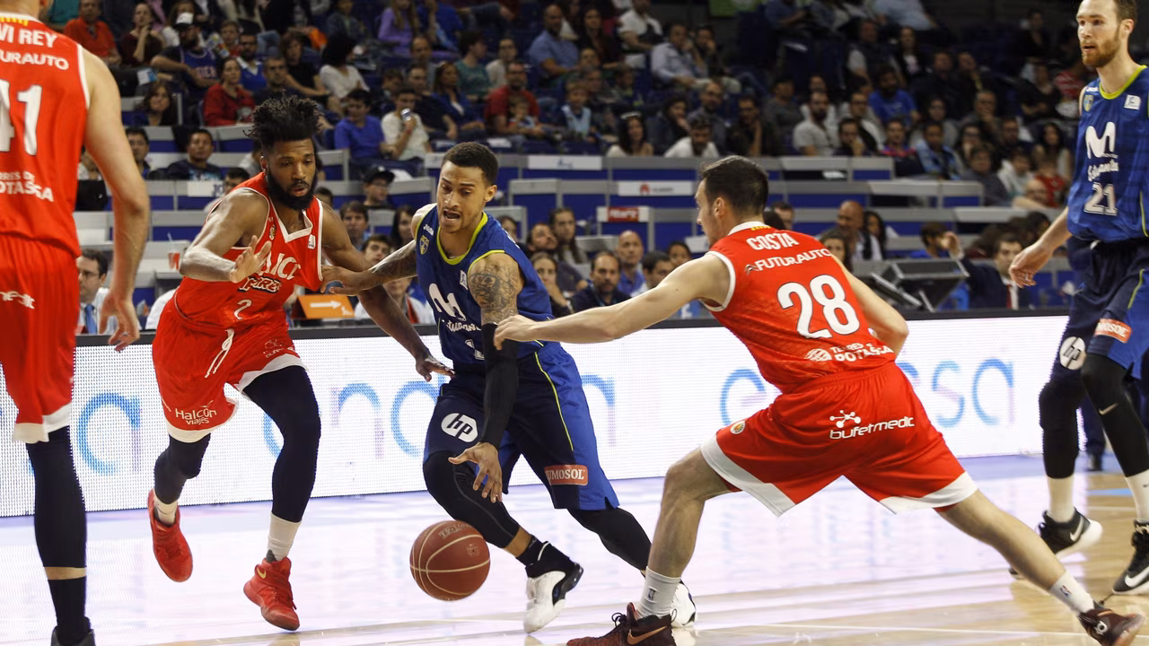 Edwin Jackson y Adams en la órbita de Milano; Hackett, objetivo de Torino