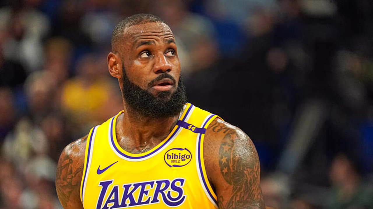 LeBron James sorprende: ¿se va de los Lakers… o de la NBA?
