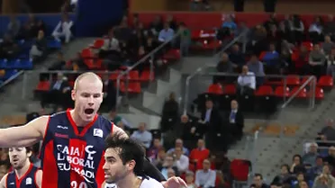 BluSens Monbus acaba con el matrimonio de diez años Querejeta-Ivanovic (68-77)