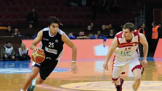 Así fue del debut de Vujacic; Dogus vence a Fenerbahce. Llega el exNBA Warrick