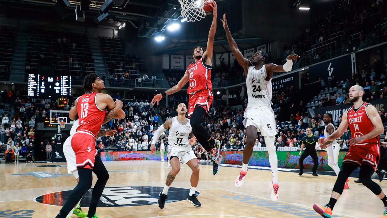 Valencia Basket pone su mira en este reboteador por el que lucha con ASVEL