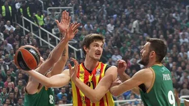 Doellman resuelve el partido más reivindicativo de Pleiss, superando la presión del OAKA