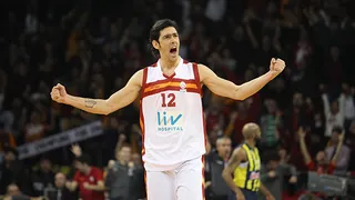 Heroico Galatasaray; vence a Fenerbahce con 6 jugadores. Besiktas rompe mala racha