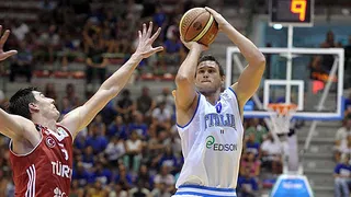 Finlandia pone contra las cuerdas a Francia; Gallinari, MVP sin premio