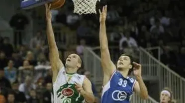 ¡Ligas Ext! Bazdaric debuta a lo grande y Aradori enamora Italia. Efes Pilsen sigue imparable. Conoce los resultados de las ligas internacionales