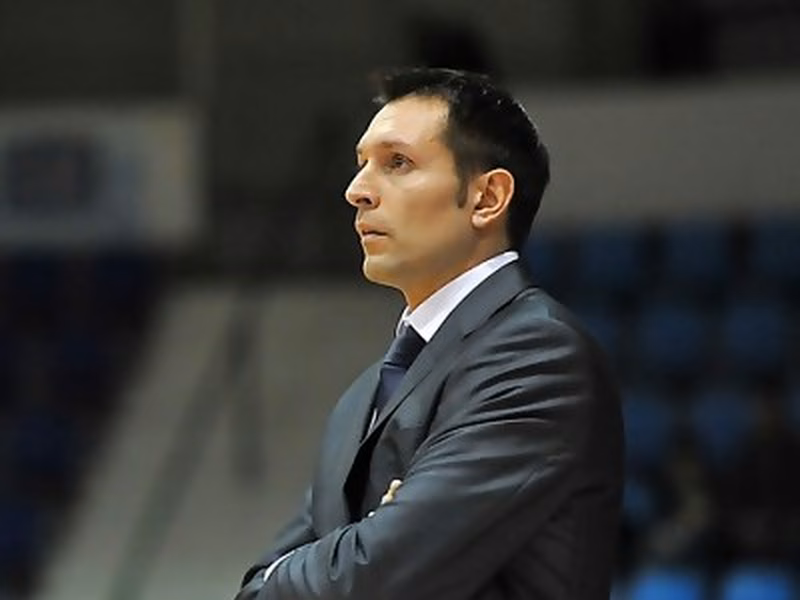 Natxo Lezkano seguirá dirigiendo a Palencia Baloncesto