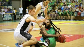 Australia: El killer Kirk Penney, el beer-gate y vuelven Josh Childress y Hakim Warrick