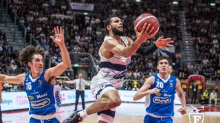 Analizando a Kassius Robertson, el nuevo francotirador de Monbus Obradoiro