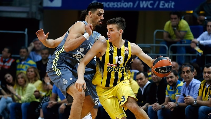 Fenerbahçe se lleva el 1-0 contra el Real Madrid en Estambul (74-69)