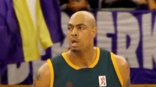 Marcus Fizer lloró la muerte de Dennis Johnson