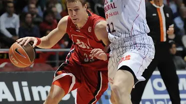 Mirza Teletovic se olvida de su tendinitis para ametrallar al CAI (79-61)