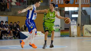 Zach Monaghan seguirá llevando el timón del Coruña