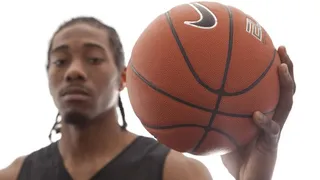 Una 1ª mitad de ensueño y el ‘Podium game’ de Leonard ponen el 2-1 para los Spurs