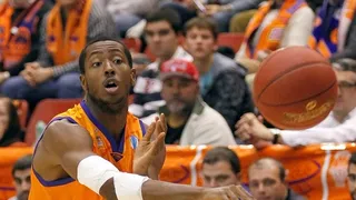 Larry Abia continuará en el Leyma Natura Básquet Coruña