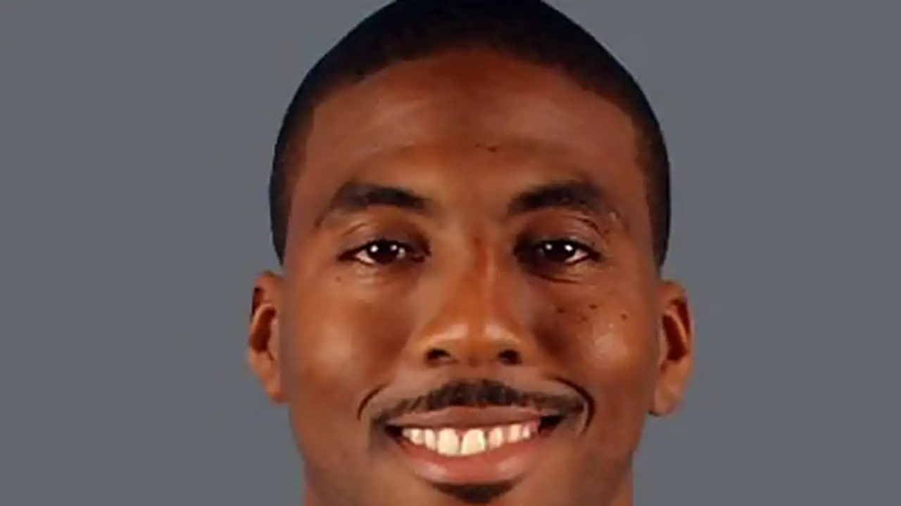 Primeros movimientos en los Grizzlies: Eddie Jones, cortado