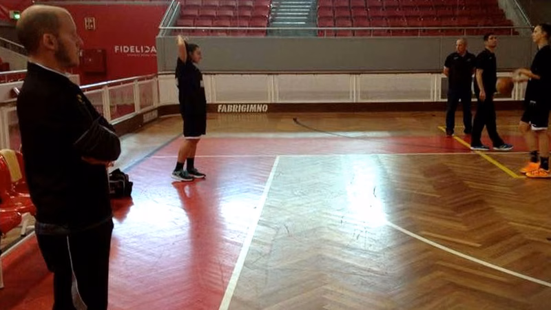 El bilbaíno Adrián Yañez, nuevo entrenador del Angrabasket de la Proliga portuguesa