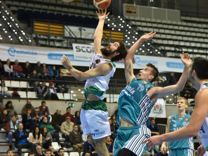 Greg Gantt y Mirza Bulic se estrenan con victoria en una jornada de color visitante