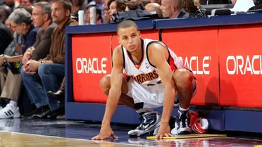 With the seventh pick, Golden State Warriors select Stephen Curry