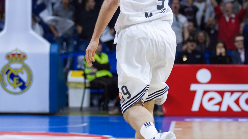 El Real Madrid culmina la remontada del año y pone el 2-0 ante Efes