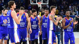 Anadolu Efes, un bicampeón inmerso en un mini cambio de ciclo