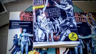 Si compraste 1ª/2ª ed. Historia del Baloncesto en España tienes un 25%desc. para la 3ª