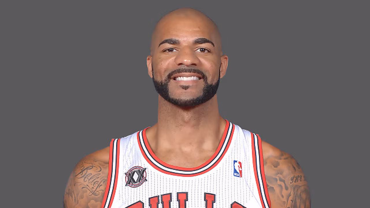 Más margen salarial y minutos para Mirotic en Bulls tras marcha de Carlos Boozer a Lakers