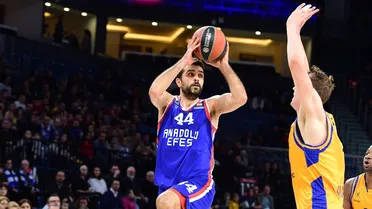 Los “pequeños” de Efes, imparables para el Gran Canaria (93 a 74)