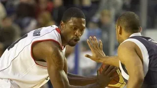 O’Louis McCullough, el hermano de Garnett que juega al basket en latinoamérica