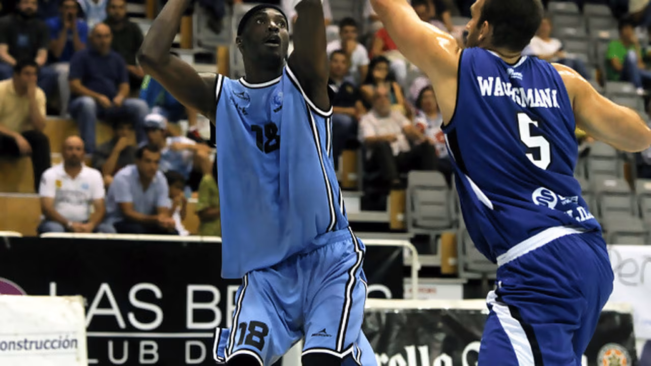 Michel Diouf cambiará Lugo por Burgos. Jeff Xavier sigue en El Plantío