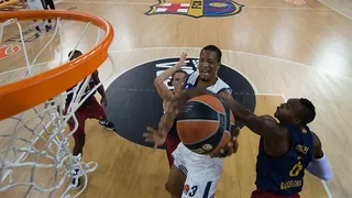 El Real Madrid humilla al Barça (63-102) en el Palau Blaugrana