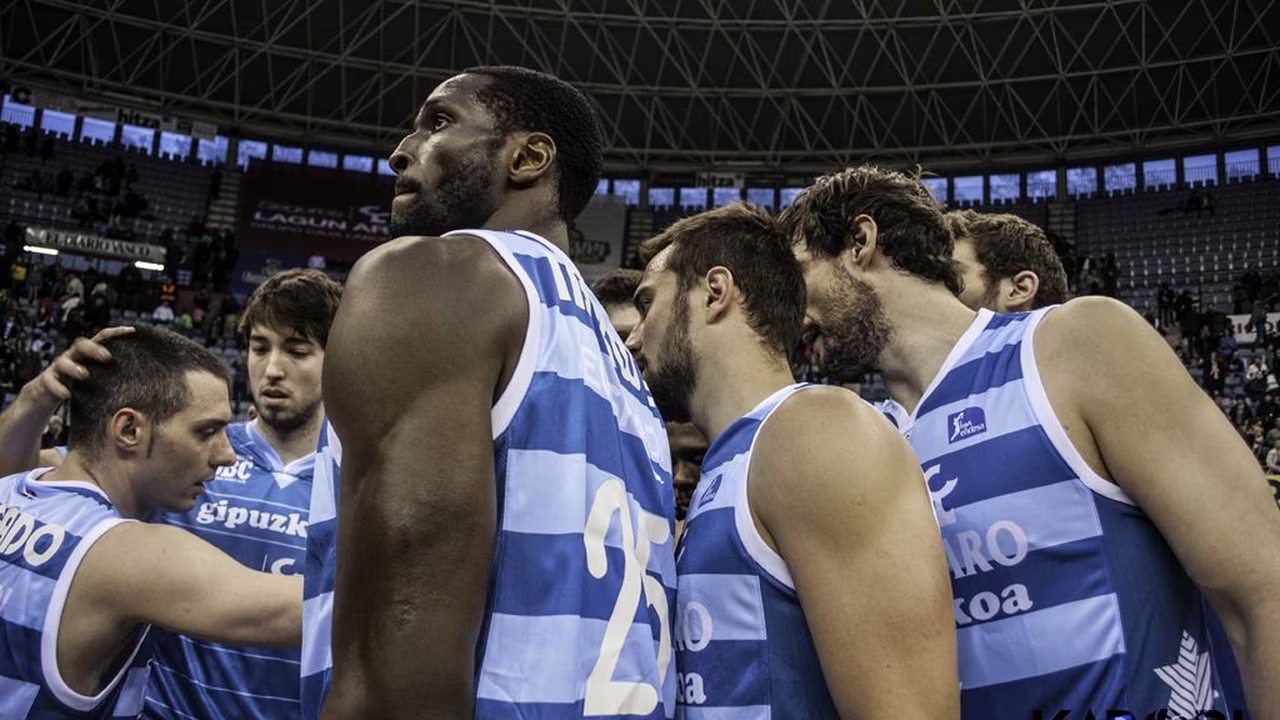 Obra avanza, Lagun Aro retrocede (73-77)