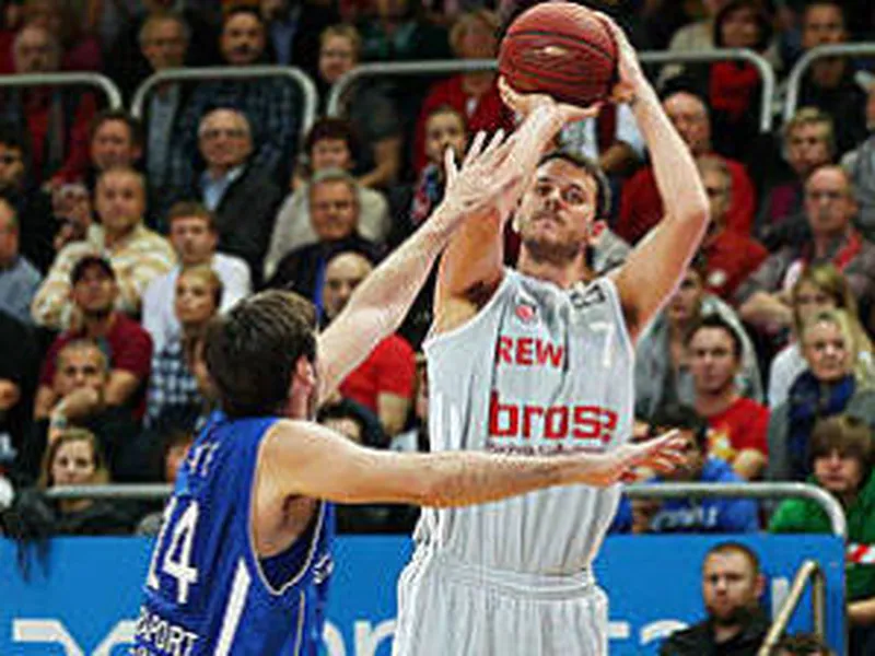 Beko BBL (J7): John Bryant, nuevo doble-doble espectacular; Jared Jordan roza el récord con 12 asistencias y Würzburg se lleva el derby bávaro