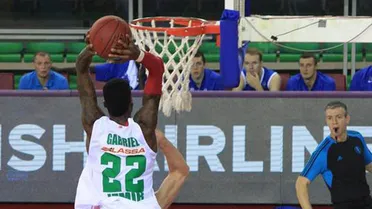 Un palmeo de Kenny Gabriel deja al borde del abismo al Fenerbahce