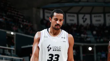 Pozzecco quiere descartar a dos jugadores en ASVEL