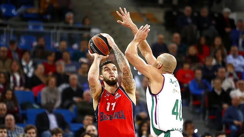 El Baskonia celebra su aniversario ganando al Unicaja de la mano de Timma (88-82)